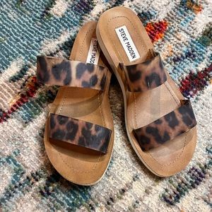 Cute & comfy sandals
